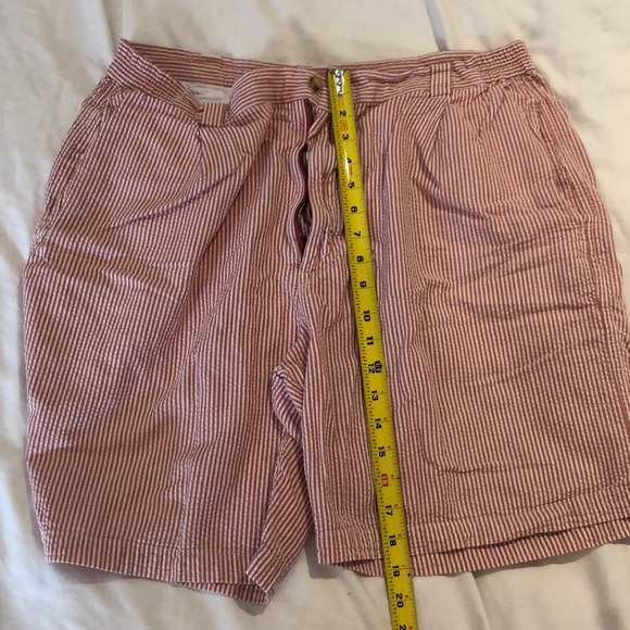 Red and white striped shorts - Picture 4 of 5